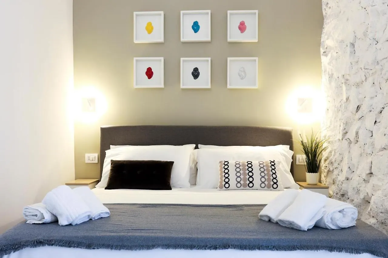 Suite I Miracoli Central Apartment Naples Italy